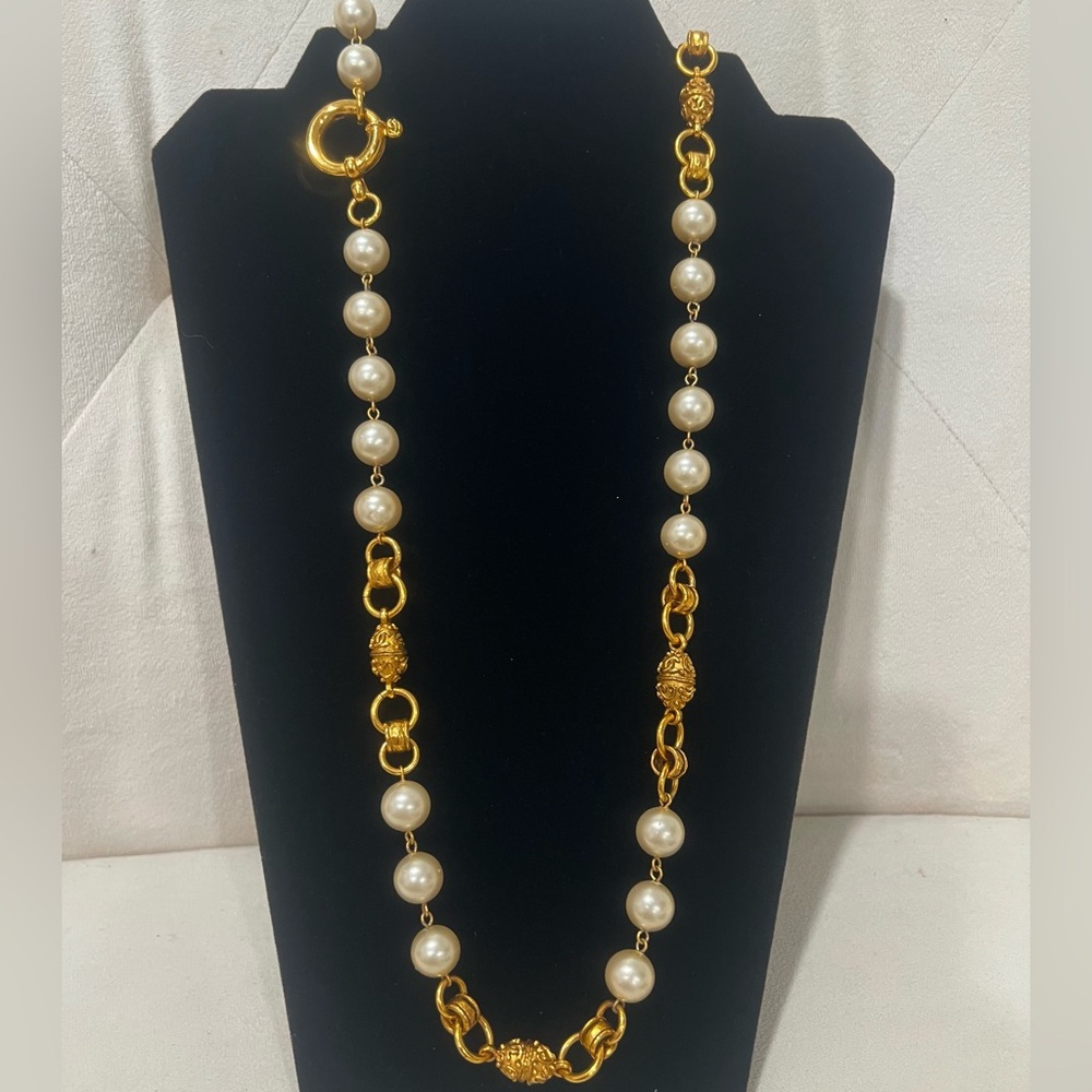 Rare💎✨Chanel Vintage 24K Gold Plated and White Pearl long necklace Necklace - Picture 2 of 10